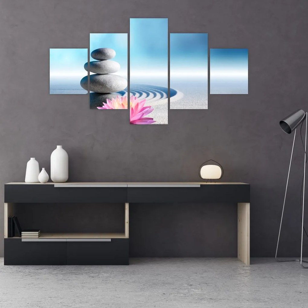 Obraz piesku, ľalie a spa kameňov (125x70 cm), 40 ďalších rozmerov