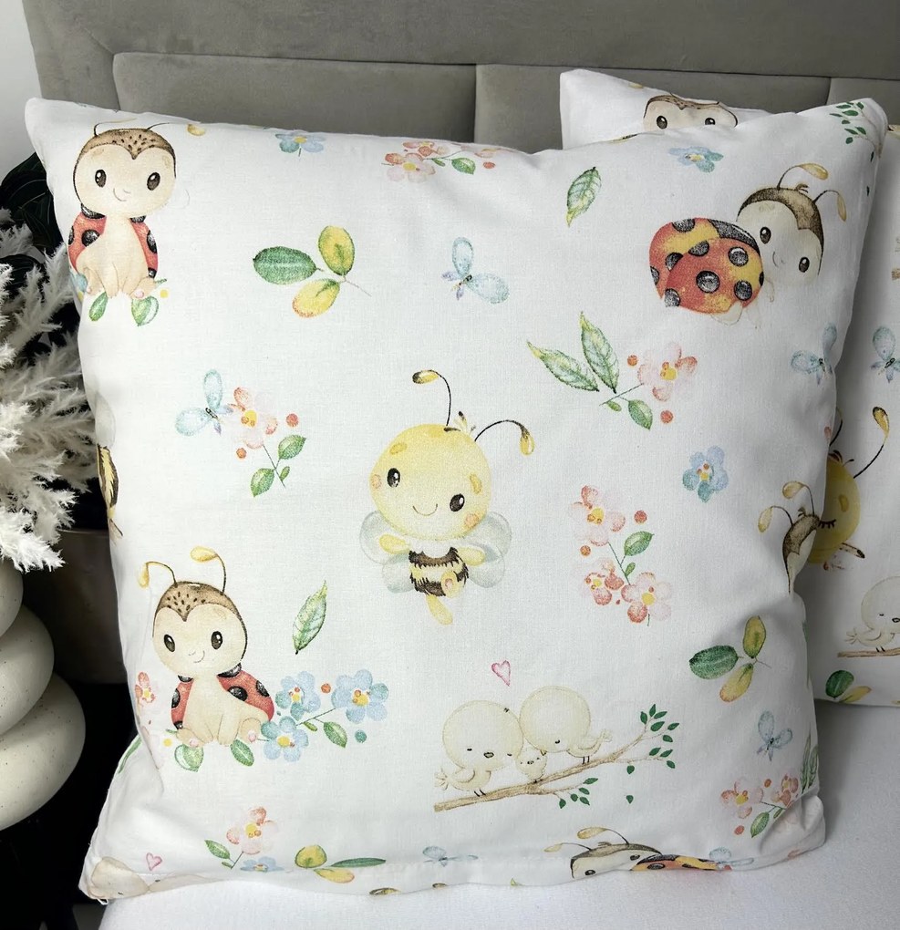 INTERMEDIC SK Posteľná obliečka Včielky na vankúšik 40x40cm