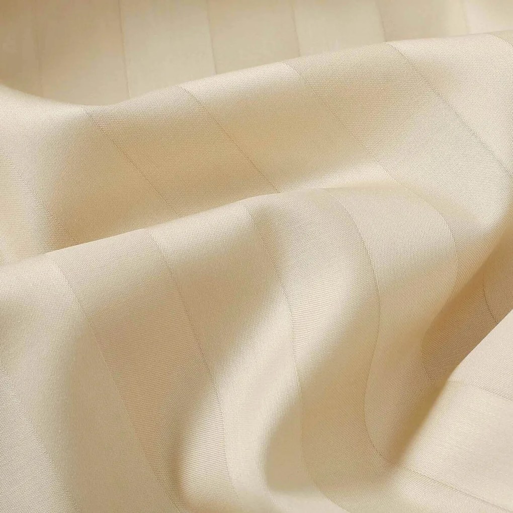 Goldea damašková obliečka na vankúš - zlaté prúžky so saténovým leskom 45 x 45 cm