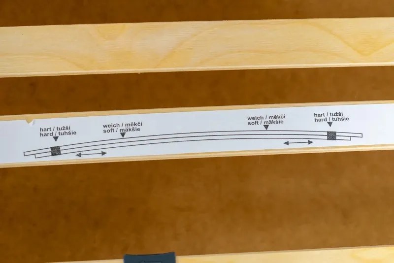 MANŽELSKÁ POSTEĽ S LAMELOVÝM ROŠTOM AMELIE 180X200 CM, 200x180, vínová vzor (č.155)