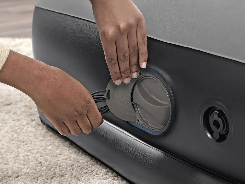 Nafukovací matrac Bestway Tritech so vstavanou USB pumpou 152x203cm 671BU