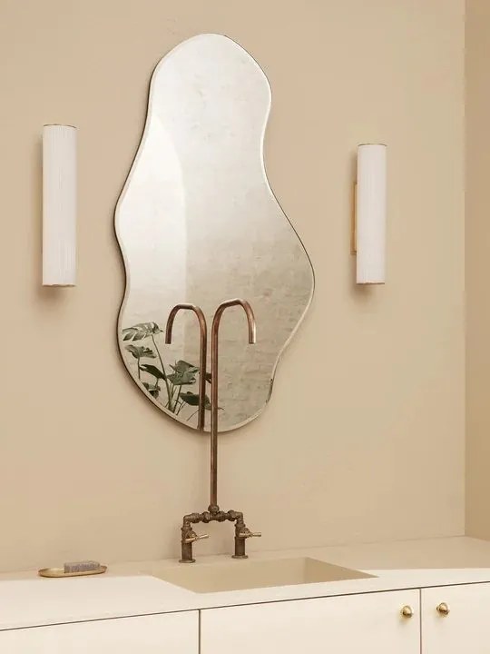 ferm LIVING Ozdobná tácka BASHO 18,5 cm mosadz