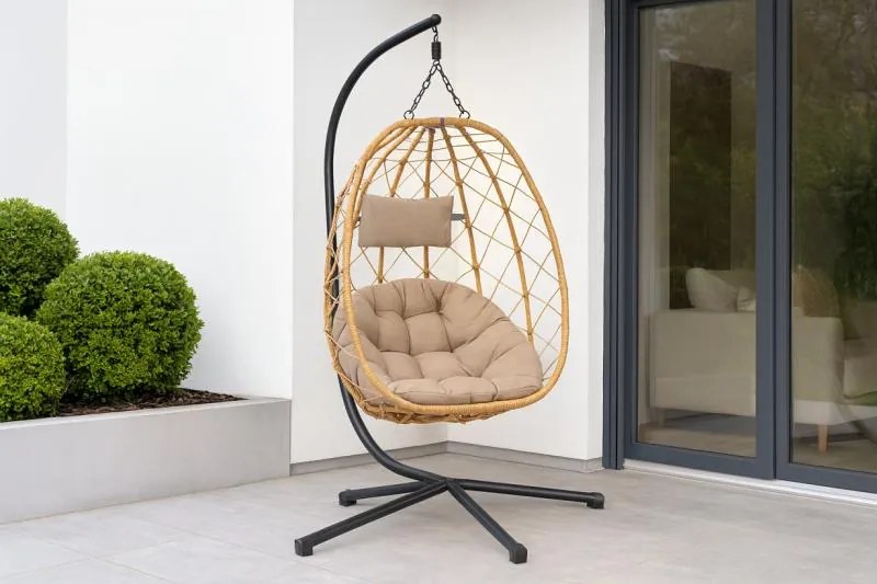 Závesné kreslo Garden Line béžovej farby s béžovým vankúšom a čiernym rámom FAT9100