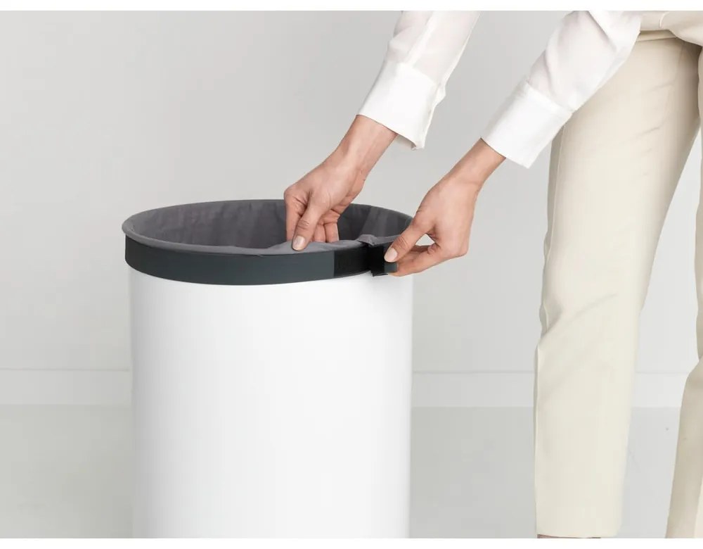 Biely kovový kôš na bielizeň 60 l – Brabantia