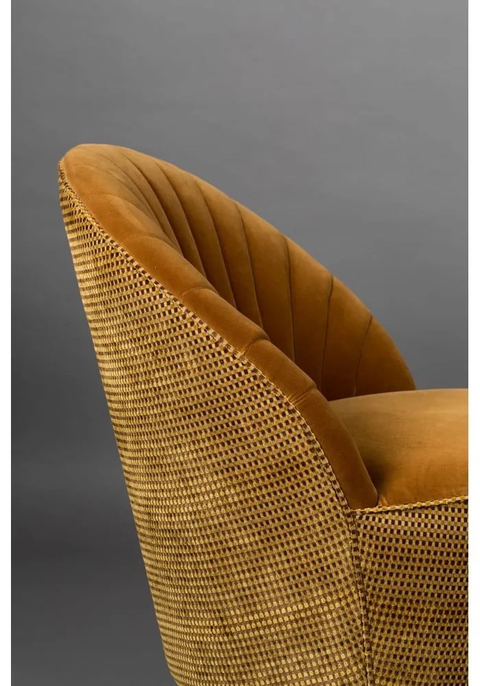 Hnedé zamatové kreslo Dutchbone Madison