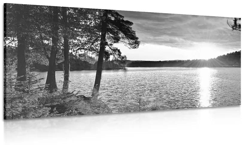 Obraz západ slnka nad jazerom v čiernobielom prevedení Varianta: 100x50
