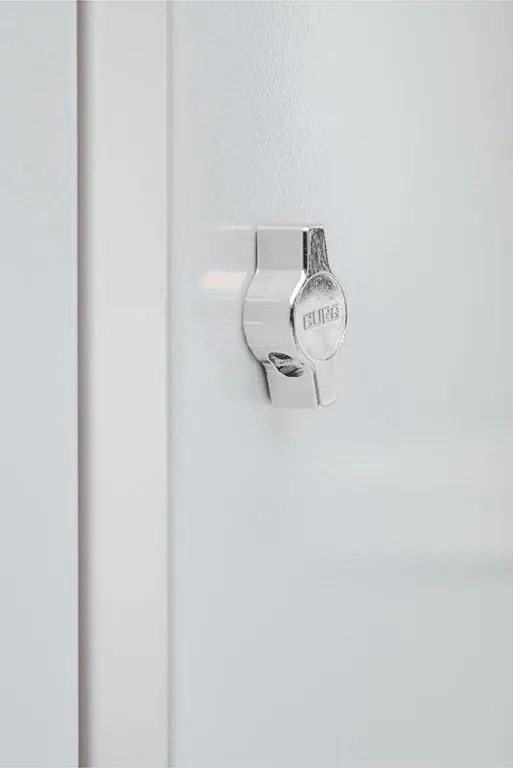 Kovová šatníková skriňa Trestles SS2M 1800x600x500 mm, 2 oddiely, svetlosivé dvere Podnož: nožičky, Zámok: otočný