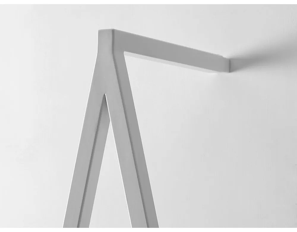 Biely kovový vešiak Conter - CustomForm