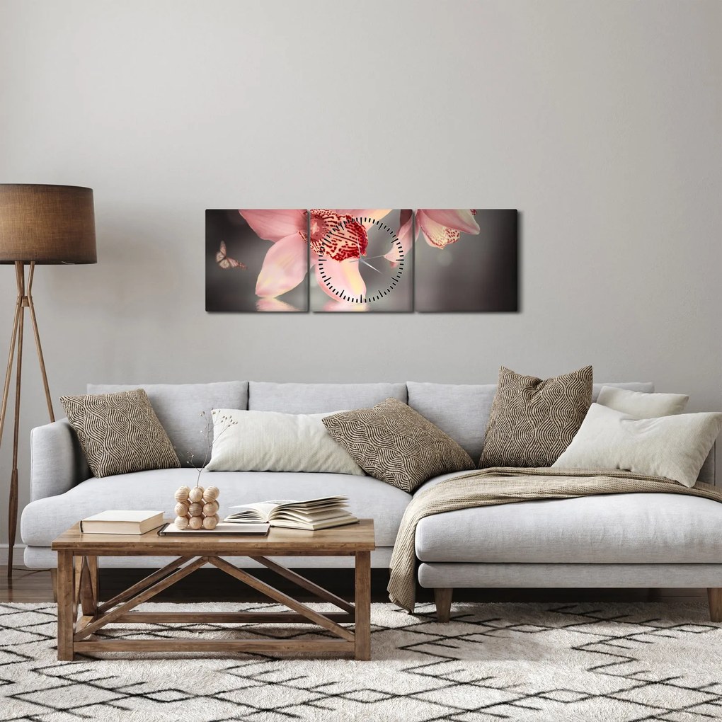 Obraz - Kvety a motýľ (s hodinami) (90x30 cm)