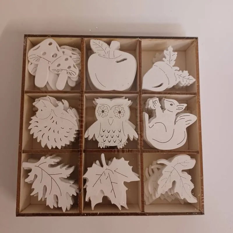 Dřevěná dekorace, 4 cm, bílá