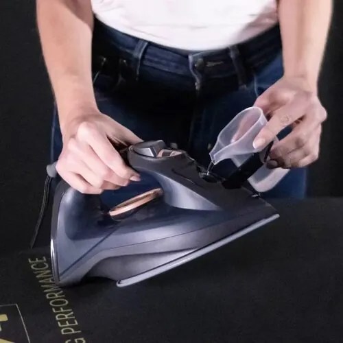 Ufesa PV1100C Daily naparovacia žehlička, čierna