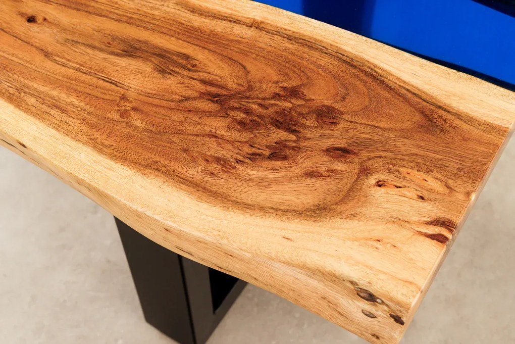 Konferenčný stolík LIQUID 110 cm akáciové drevo s modrým epoxidovým pásom