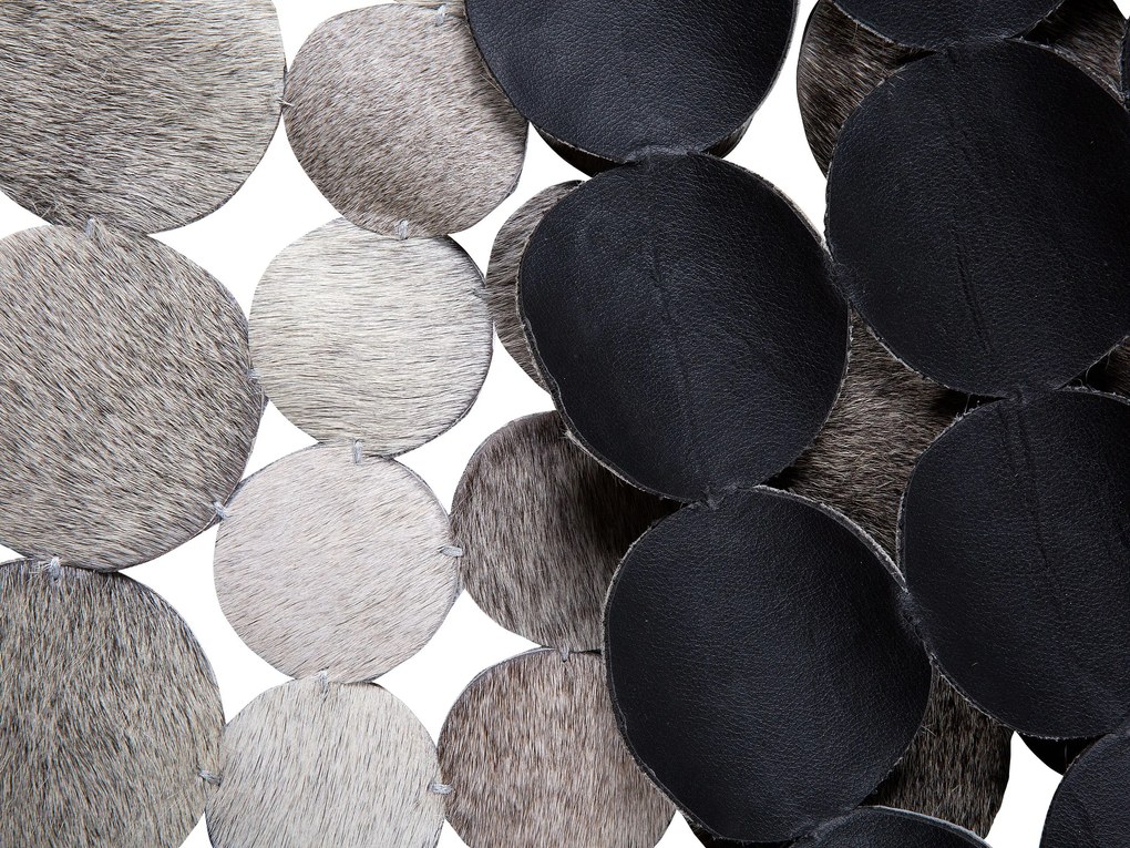 Okrúhly kožený koberec ⌀ 140 cm sivý HILVAN Beliani