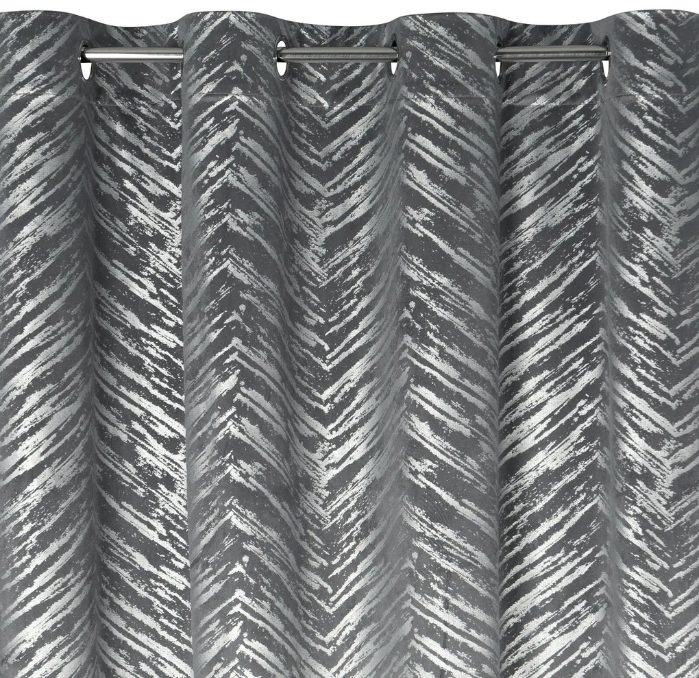 ZATEMŇOVACÍ ZÁVES NA KRÚŽKOCH SARA 140X250 CM STRIEBORNÁ