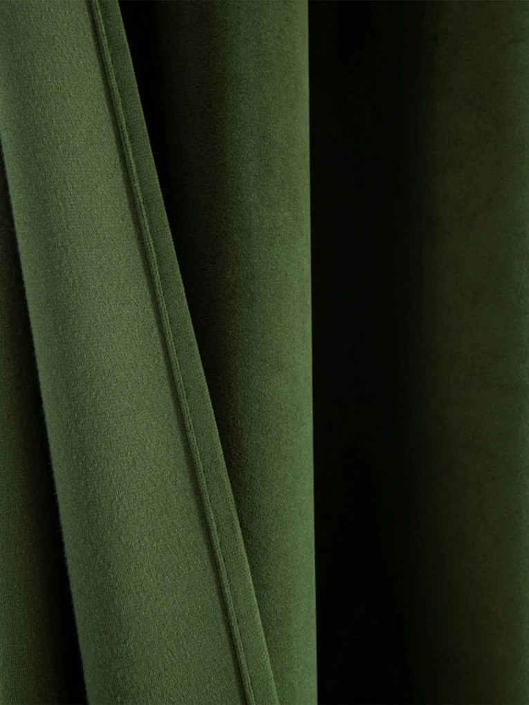 Zamatové zatemňovacie závesy Cesar tmavo zelené - 140 x 250 cm (2ks) - riasiaca stuha