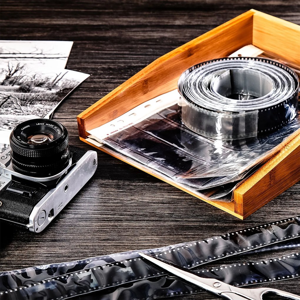 Blumfeldt Zásobník dokumenty, odkladací zásobník, jednoduchý dizajn, rozmery: 25,3 × 5,8 × 33 cm, bambus