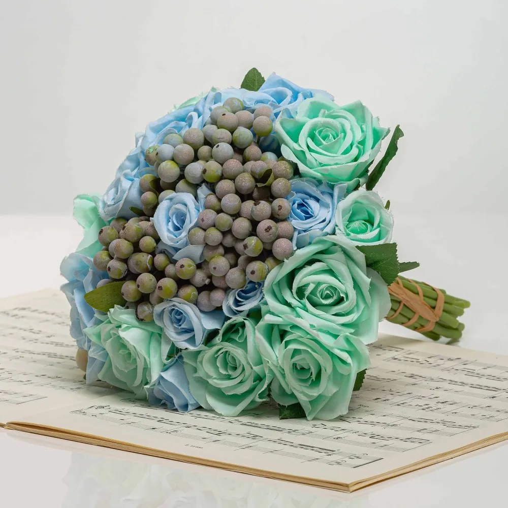 Kytička z ruží s bobuľami NORA tyrkysovo-modrá
