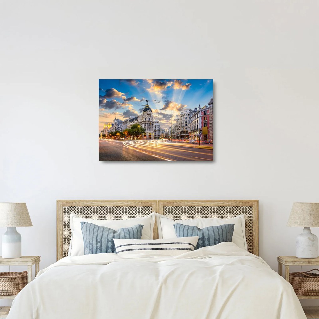 Sklenený obraz - Calle Gran Vía, Madrid, Španielsko (70x50 cm)