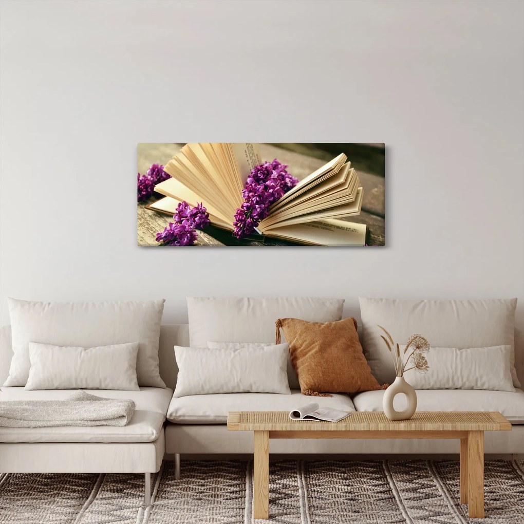Obraz knihy a fialovej kvetiny (120x50 cm)