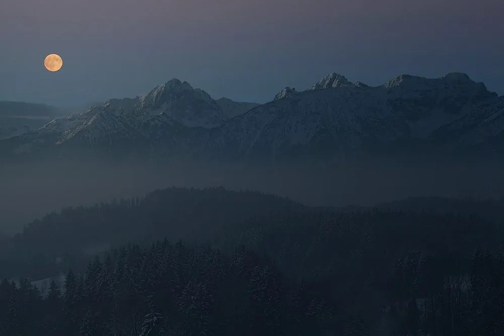 Fototapeta spln mesiaca nad horami