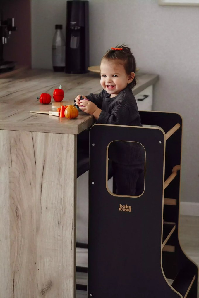 Učiaca veža Montessori pre deti čierna