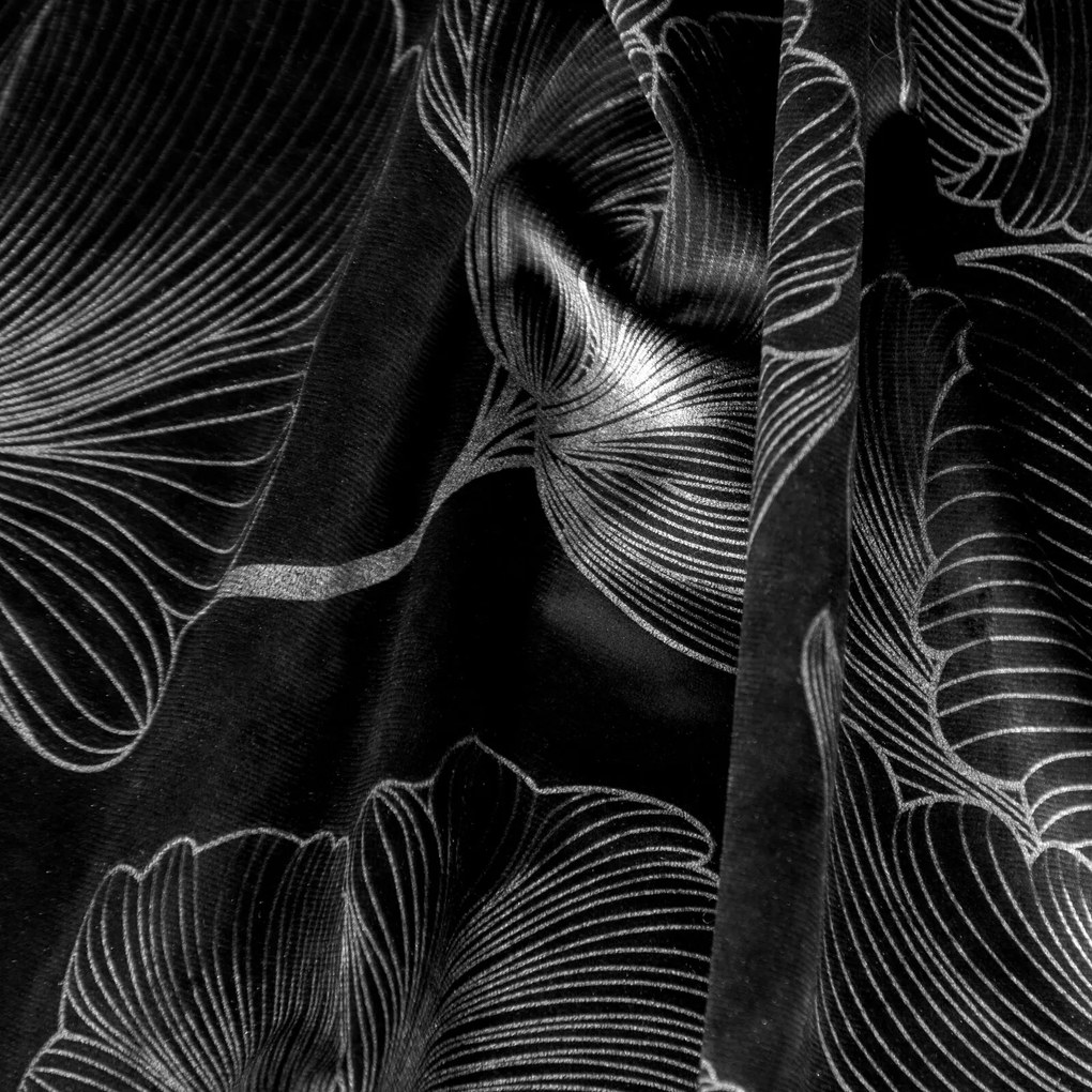 ZATEMŇOVACÍ ZÁVES NA PÁSKE STELLA 140X300 CM KVETY