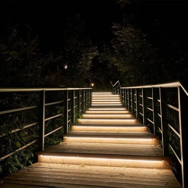 LED Stmievateľný solárny pásik LED/1,2W/3,7V 4000K IP67 5m