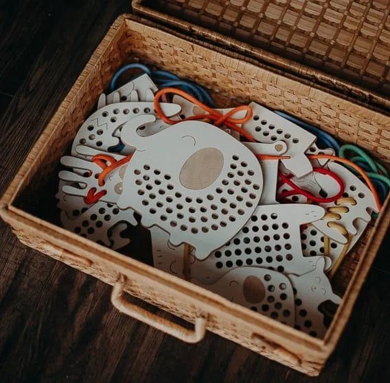 Montessori drevená prepletacia hračka - slon