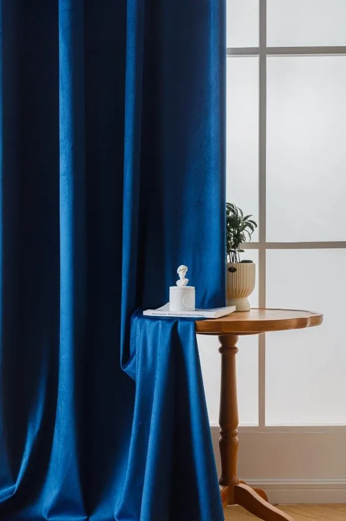 Kráľovsky modrý zatemňovací záves VELVET 140x270 cm Zavesenie: Riasiaca páska