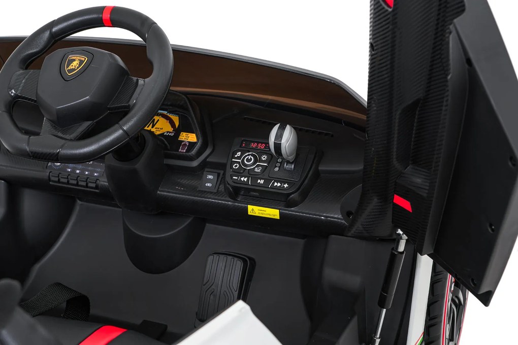 Ramiz Lamborghini Veneno Biele vozidlo