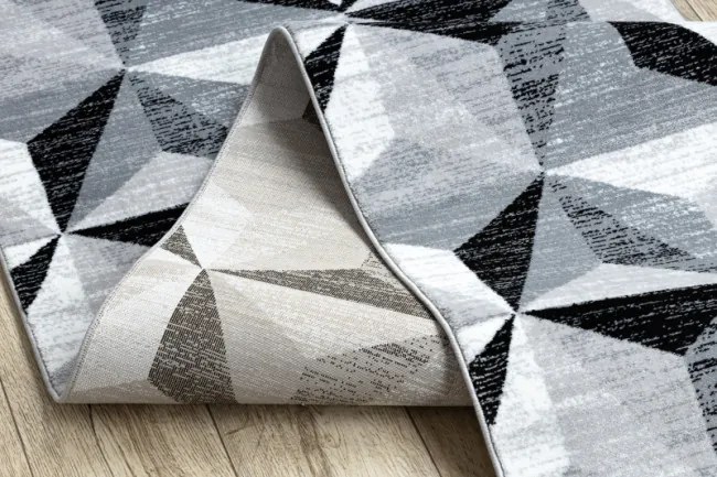 Behúň ARGENT - W6096 trojuholníky 3D sivý / čierny