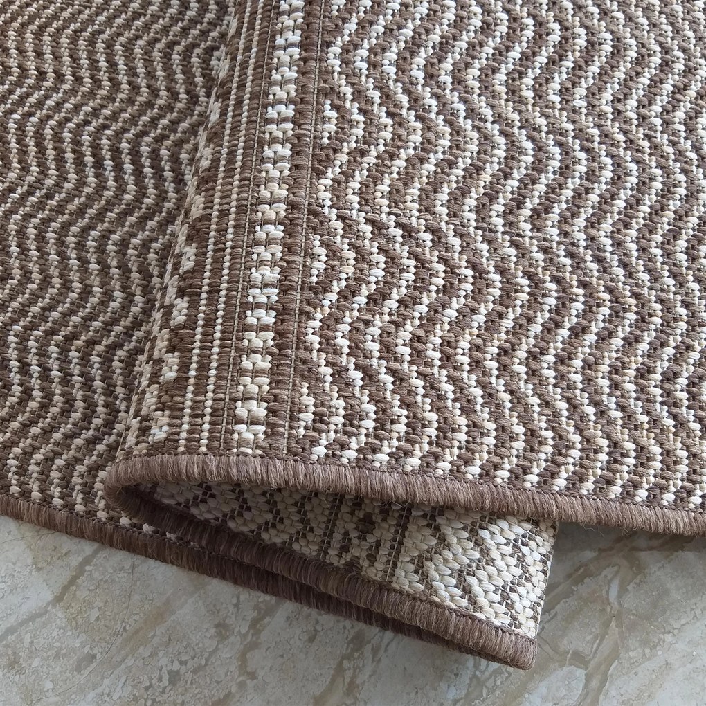 DY Hnedý obojstranný koberec s geometrickým vzorom Zara 12 Rozmer: 120x170 cm