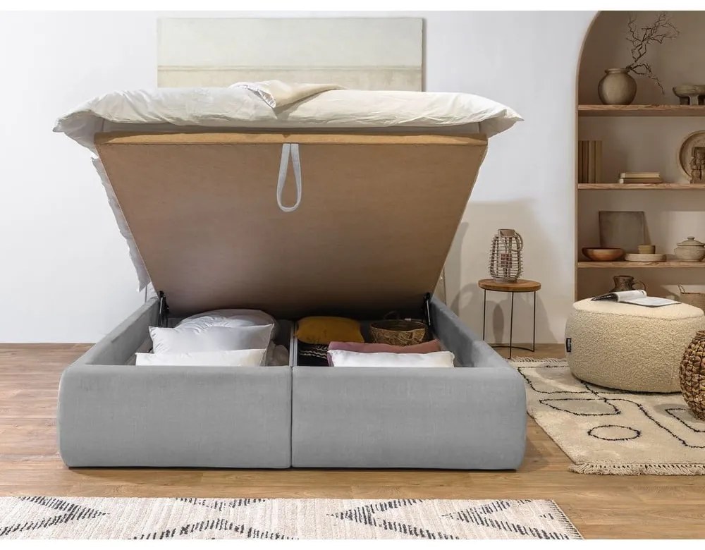 Svetlosivá čalúnená dvojlôžková posteľ s úložným priestorom s roštom 180x200 cm Jade – Bobochic Paris