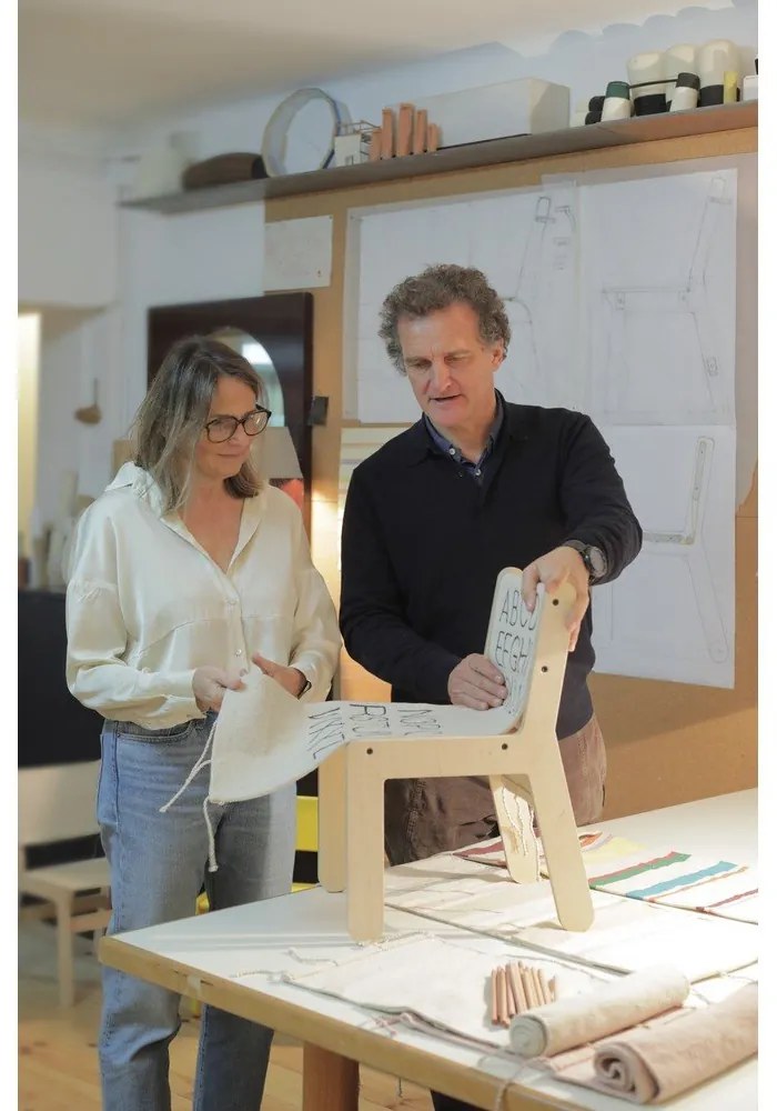 Detská stolička v béžovo-prírodnej farbe ABC – Lorena Canals