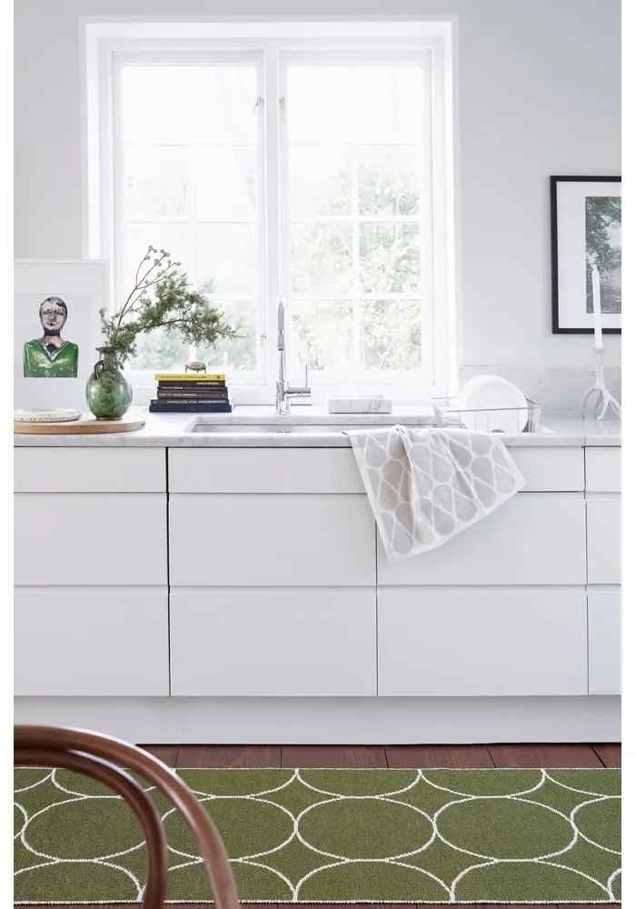 Tmavozelený vnútorný a vonkajší behúň 70x300 cm Boo Dark Olive – Pappelina