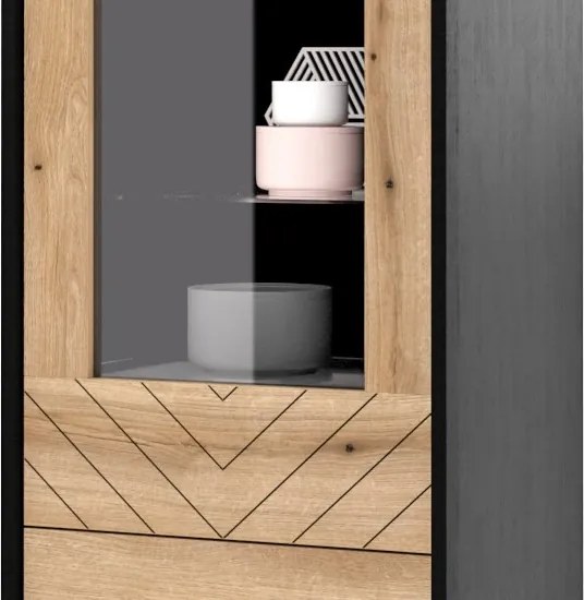 Vysoká vitrína Diamond