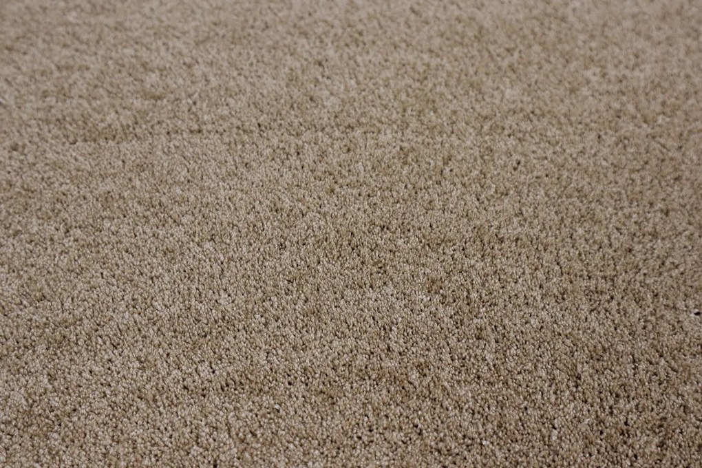 Metrážny koberec Sweet 72 tmavo béžový, na mieru, šíře 4m, béžová, filc, chodba / predsieň, ITC