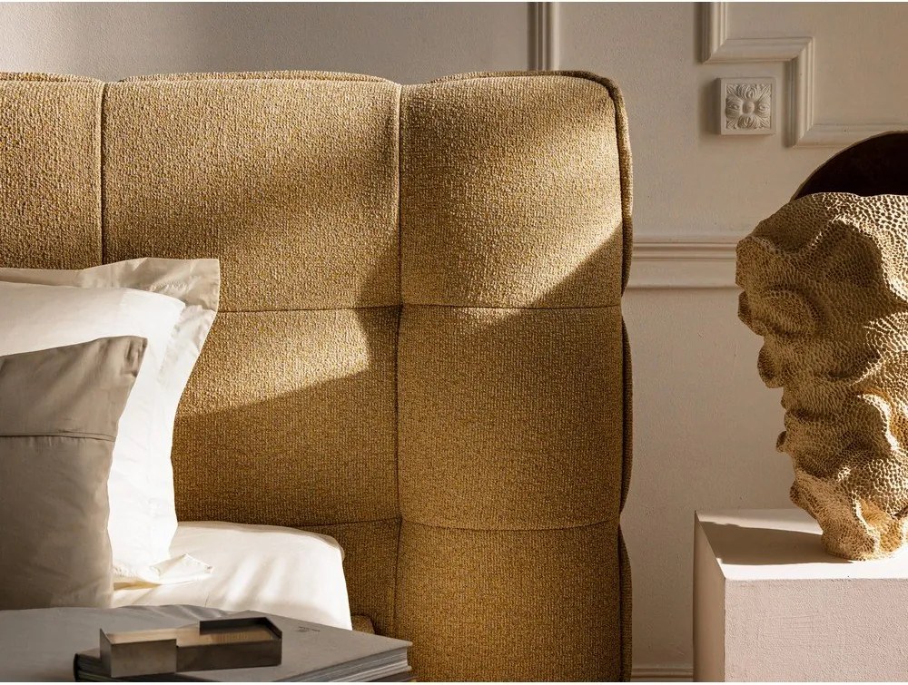 Béžová čalúnená dvojlôžková posteľ s úložným priestorom s roštom 160x200 cm Eric – Micadoni