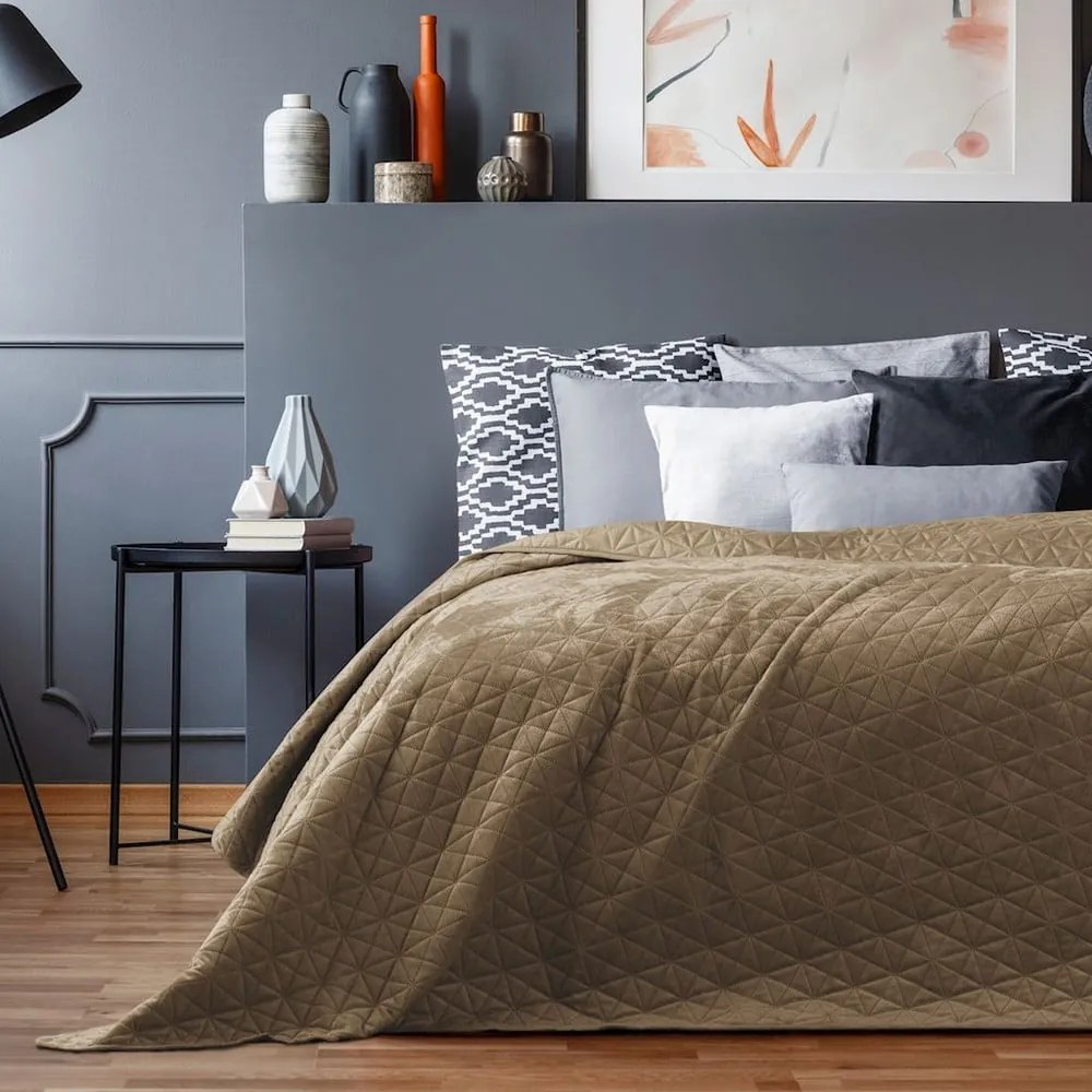 Svetlohnedý zamatový prešívaný pléd 170x210 cm Laila – AmeliaHome
