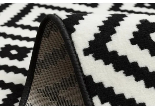 Behúň BCF MORAD Ruta romby čierny / krém - Výpredaj