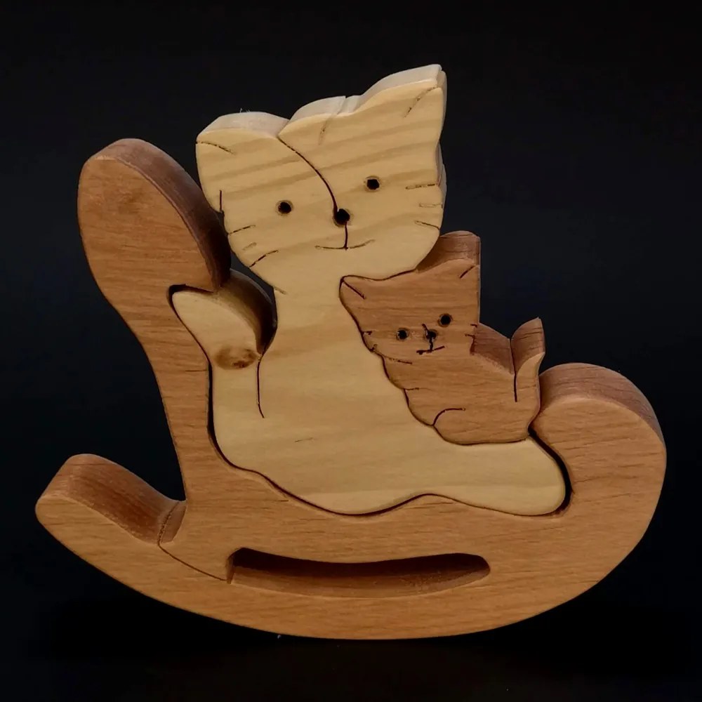 AMADEA Drevené puzzle hojdacia mačka, masívne drevo dvoch druhov drevín, 14 cm