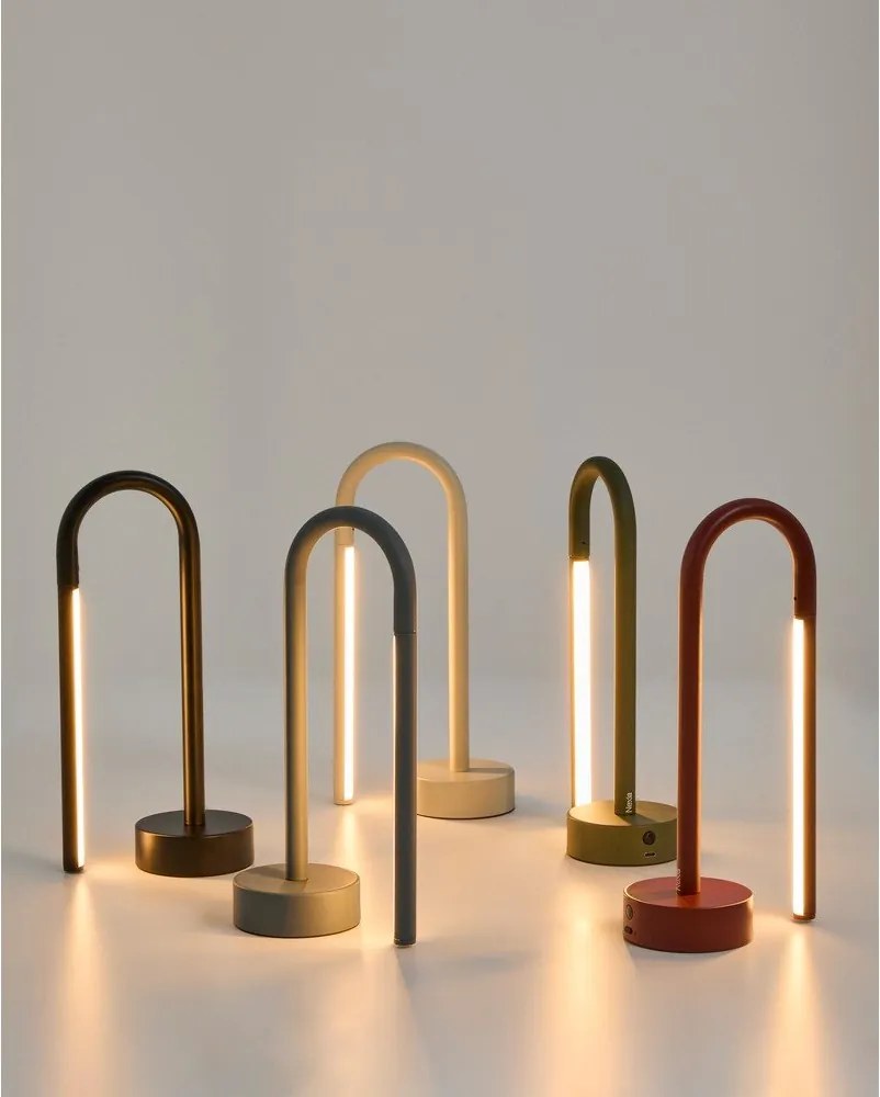 Zelená kovová LED stolová lampa (výška 30 cm) Bow – Kave Home