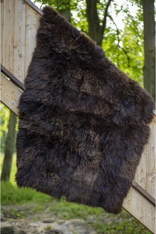 Koberec z ovčej kože hnedý