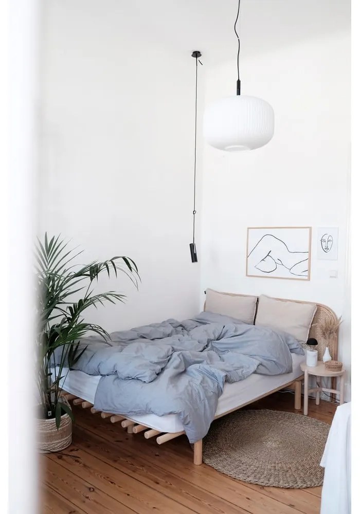 Dvojlôžková posteľ z borovicového dreva s roštom 140x200 cm Pace – Karup Design