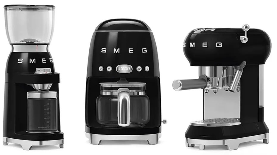 Čierny kávovar na filtrovanú kávu 50's Retro Style - SMEG
