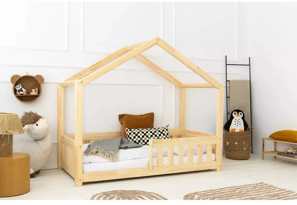 Domčeková detská posteľ z borovicového dreva v prírodnej farbe 90x200 cm Mila RMP – Adeko