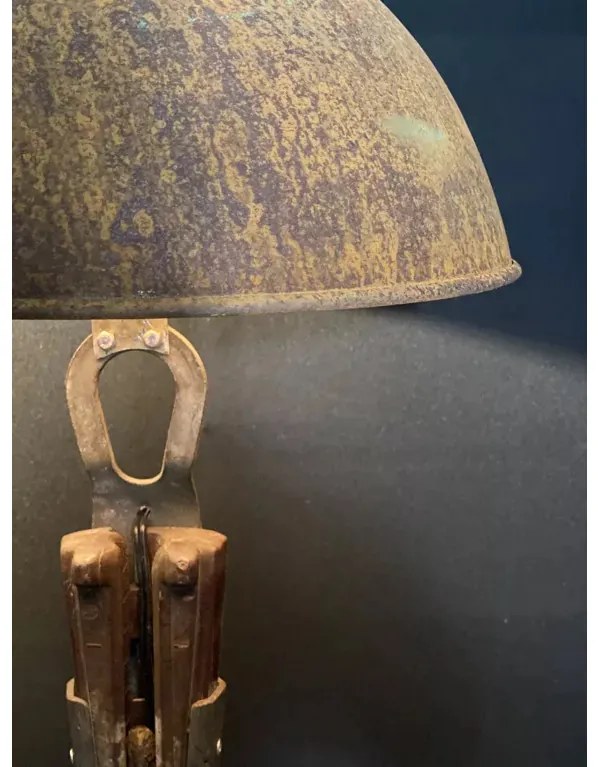 Dizajn upcycling industry lampa MARY