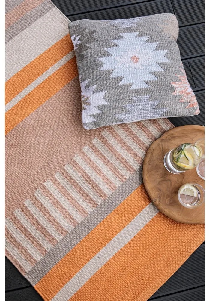 Béžovo-oranžový obojstranný vonkajší koberec z recyklovaného plastu Green Decore Bella, 80 x 180 cm