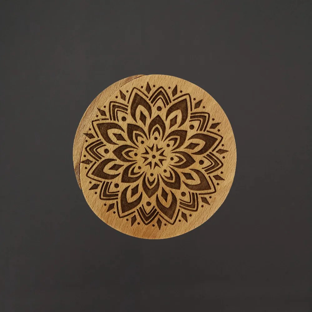 AMADEA Drevená krabička guľatá mandala, masívne drevo, 8 cm, český výrobok