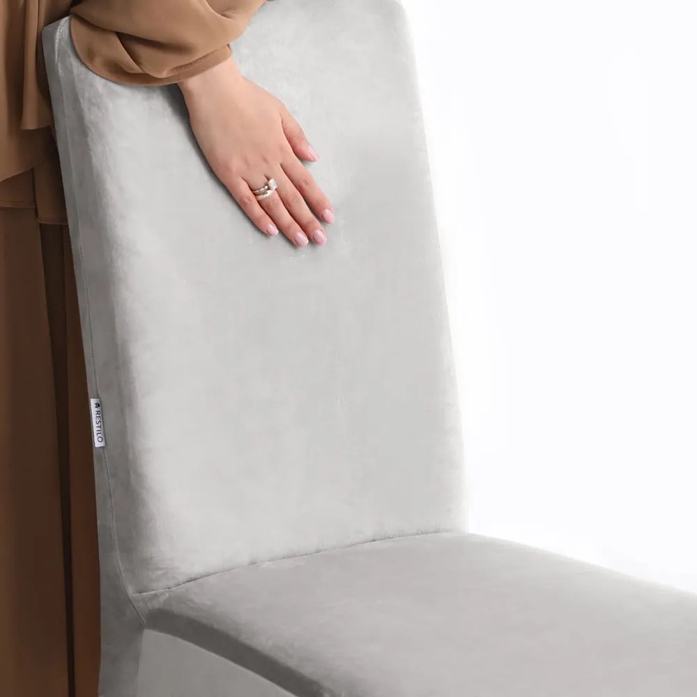 Svetlosivé napínacie poťahy v súprave 4 ks na stoličku 48 cm Sento – Restilo